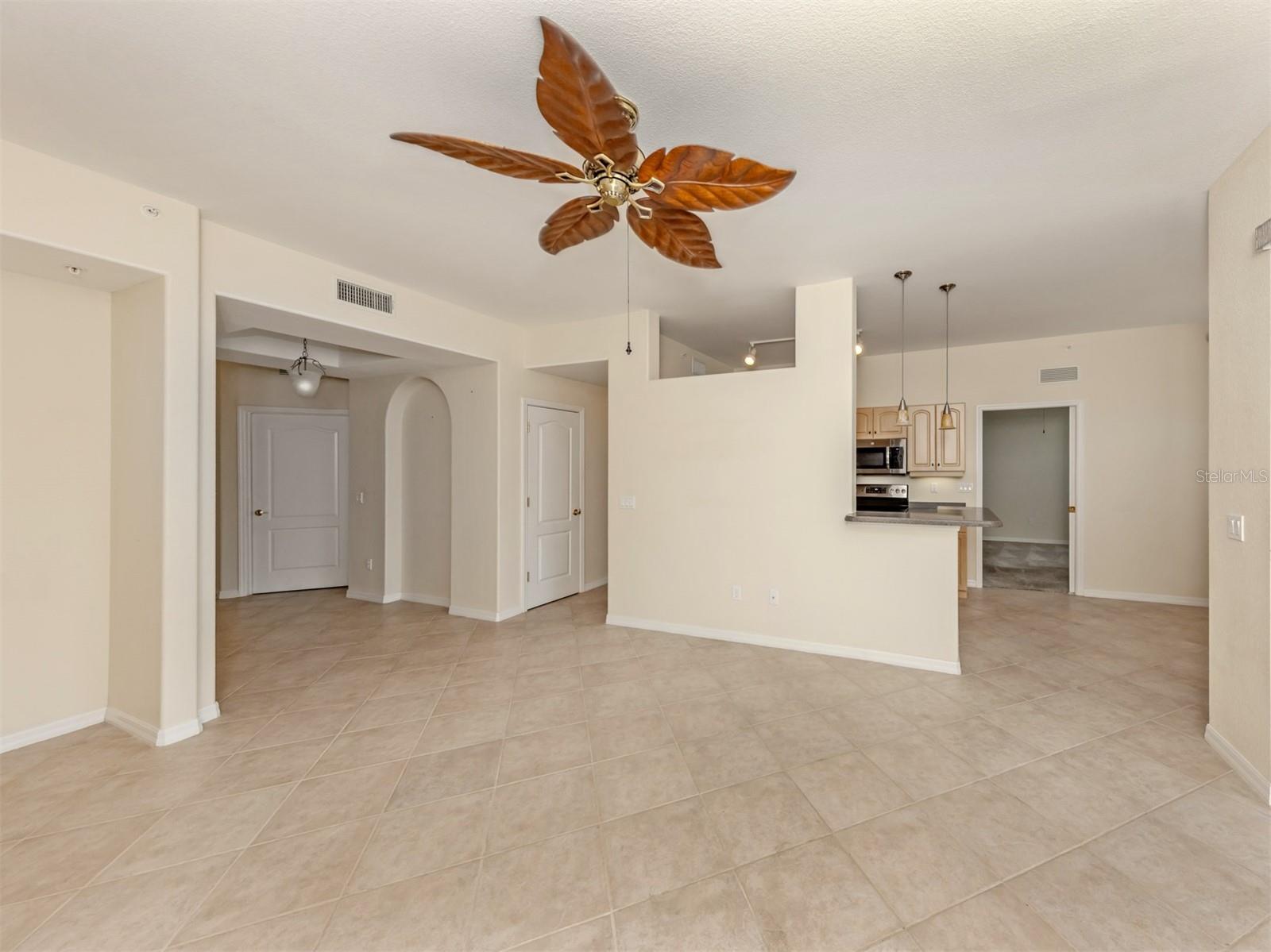 940 COOPER ST #202 — photo 9
