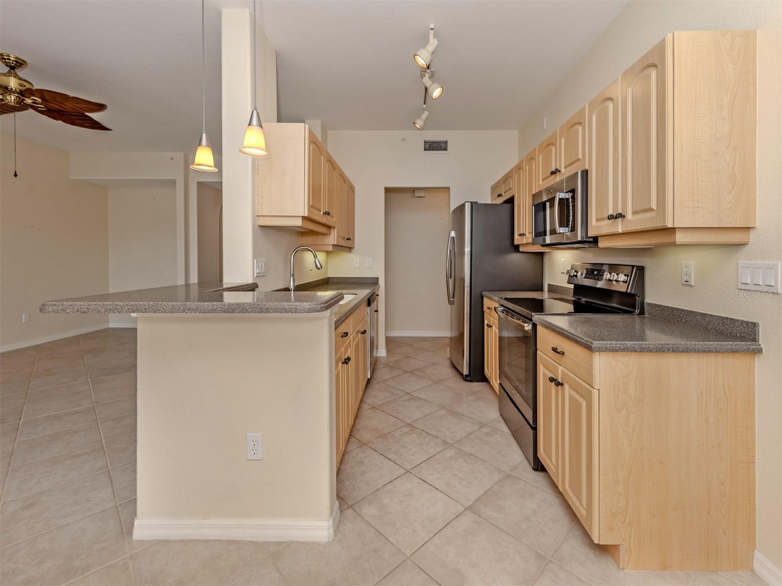 940 COOPER ST #202 — photo 14