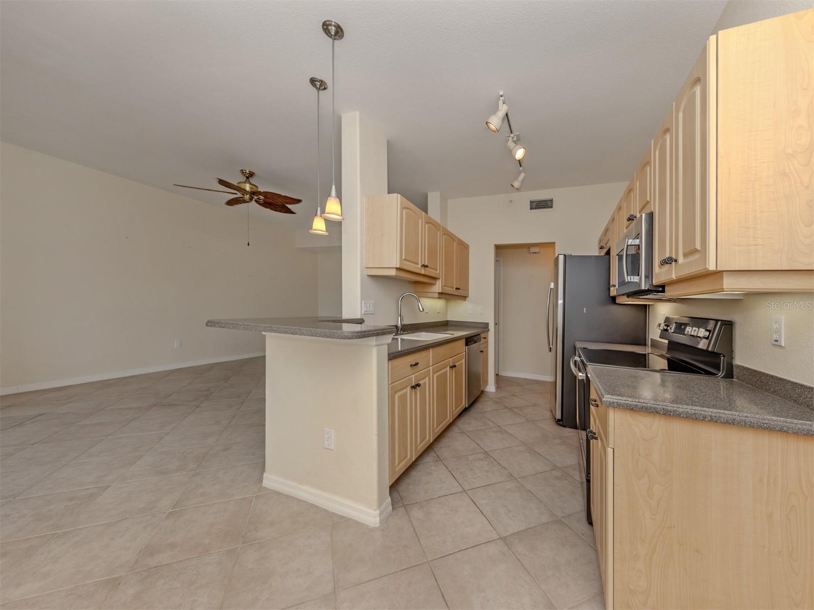 940 COOPER ST #202 — photo 15