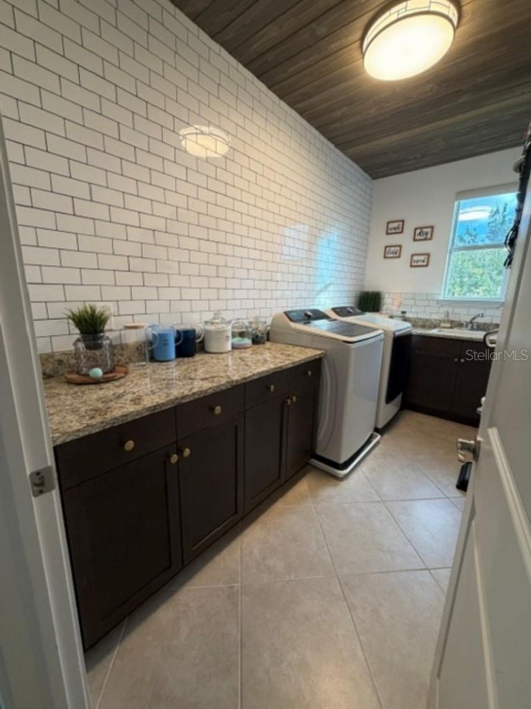 1907 HIDDEN SPRINGS DR — photo 25