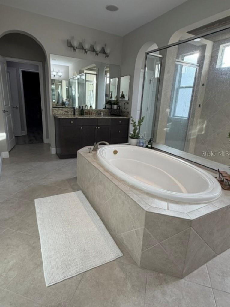 1907 HIDDEN SPRINGS DR — photo 24