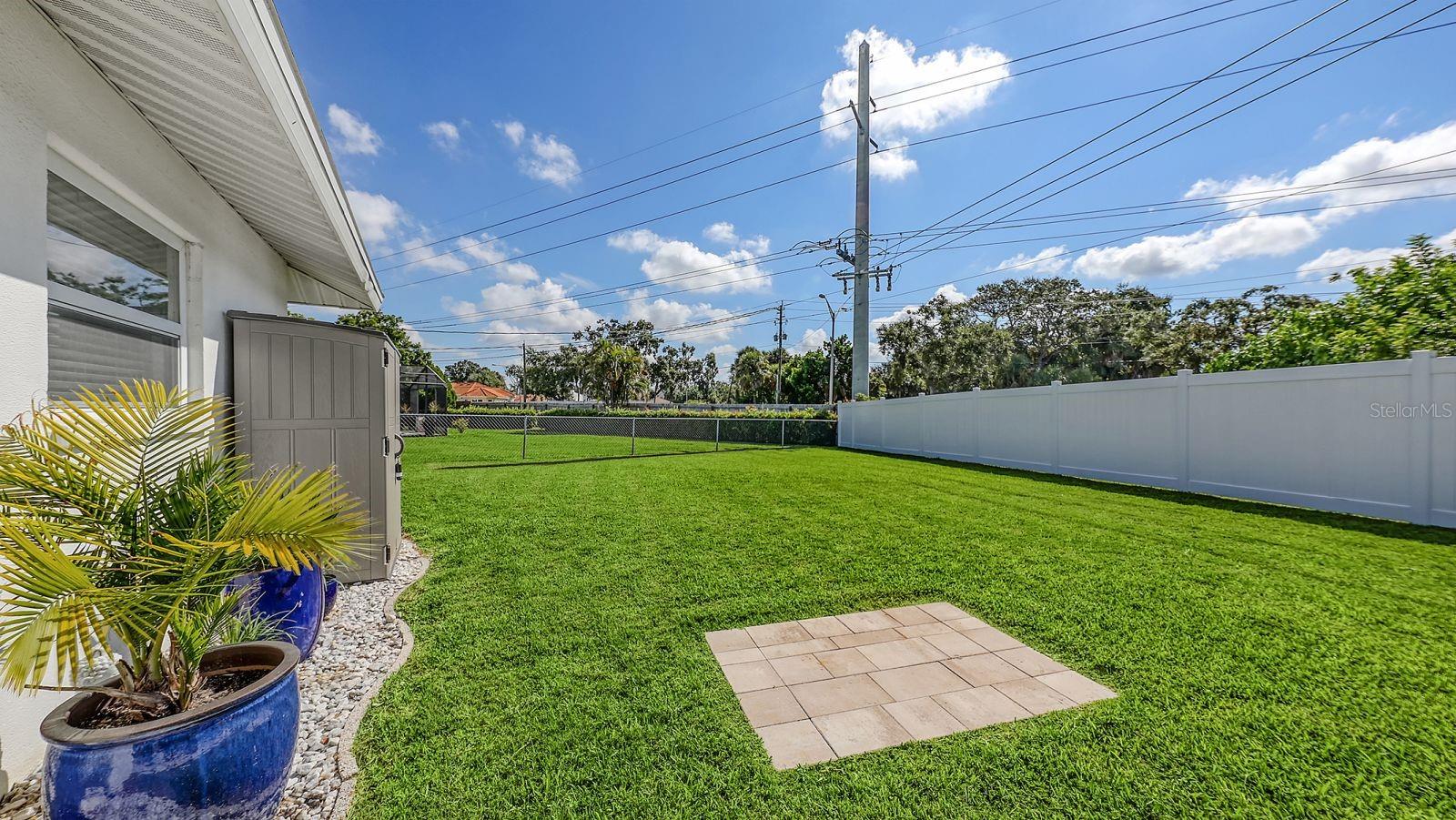 6717 ROXBURY DR — photo 36