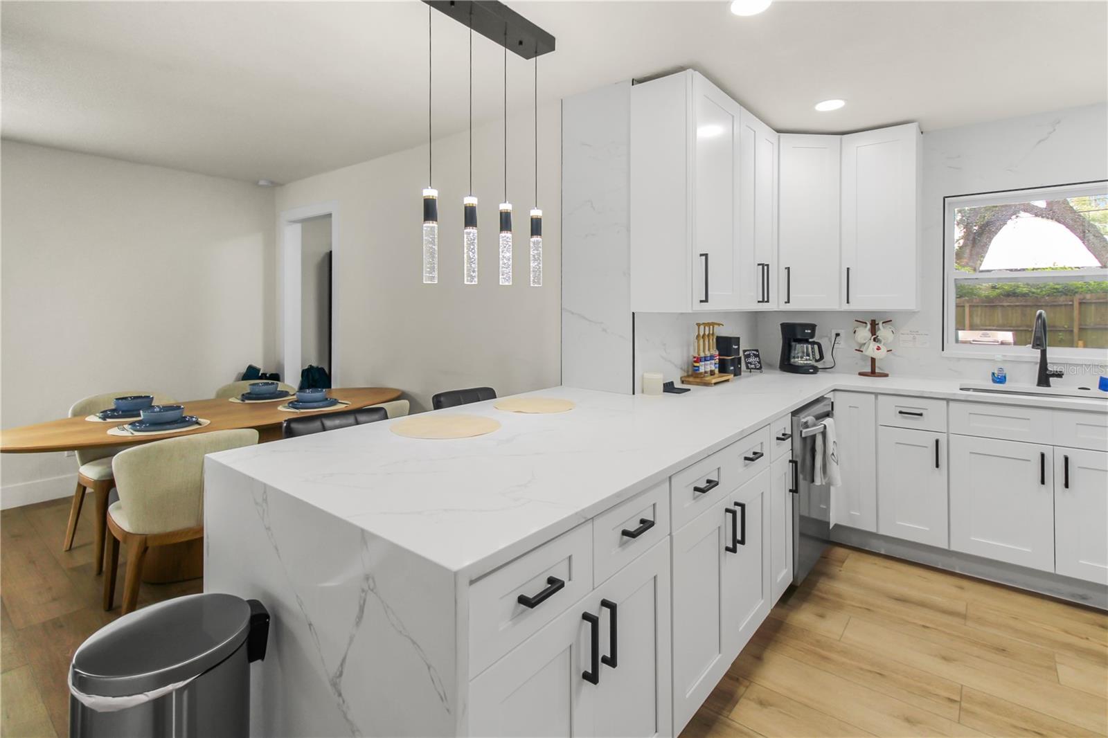 3050 MEADOW LAKE AVE — photo 5
