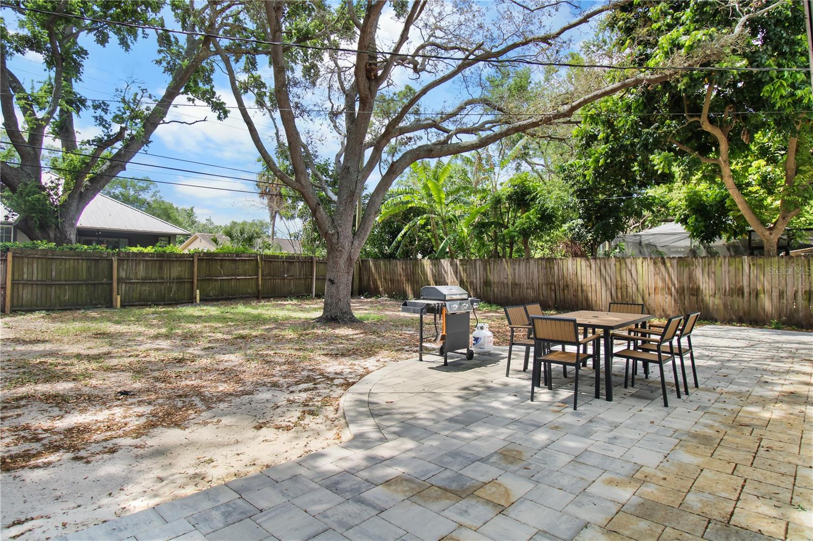 3050 MEADOW LAKE AVE — photo 18