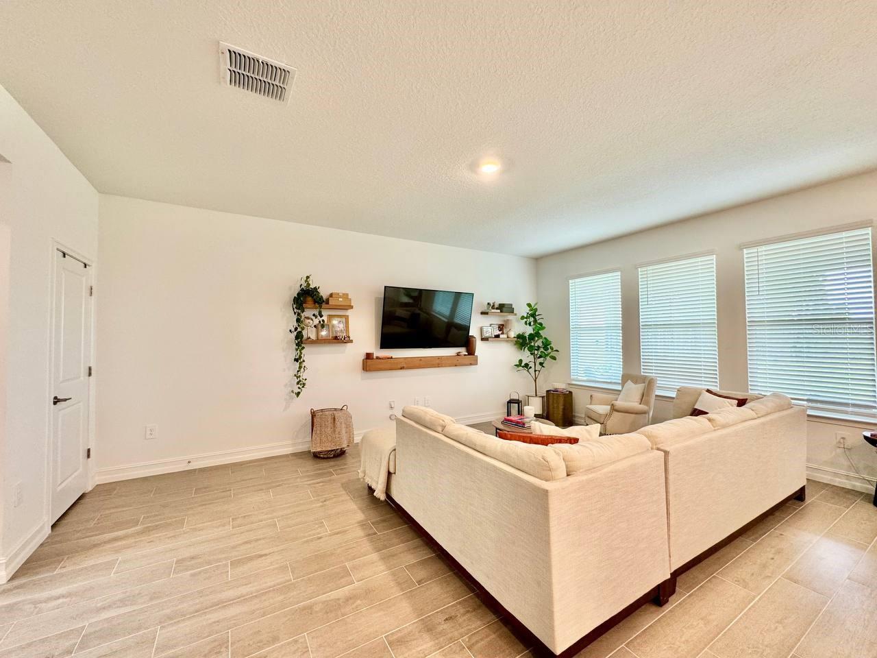 10145 EAGLECREEK LOOP — photo 8