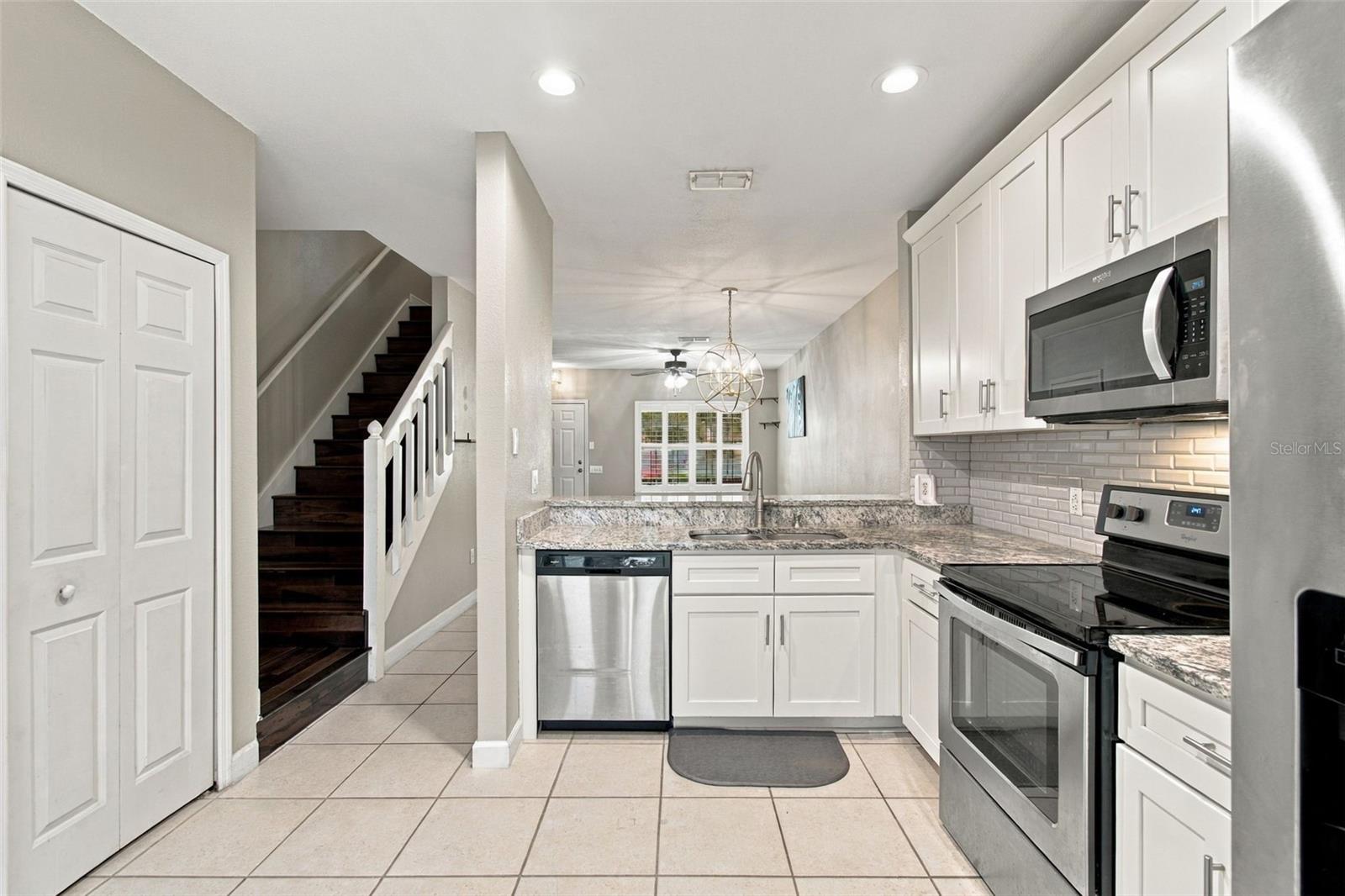 12442 BERKELEY SQUARE DR — photo 9