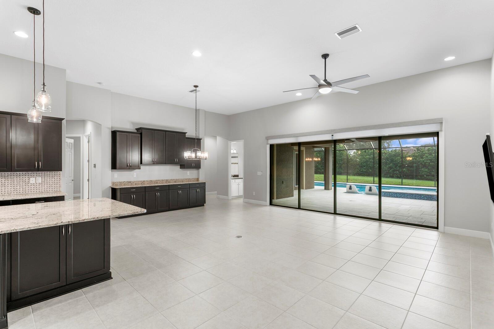 821 FLORESTA ST — photo 13