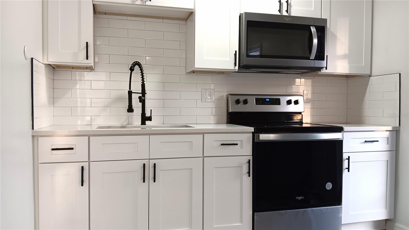 885 BELTREES ST #4 — photo 2
