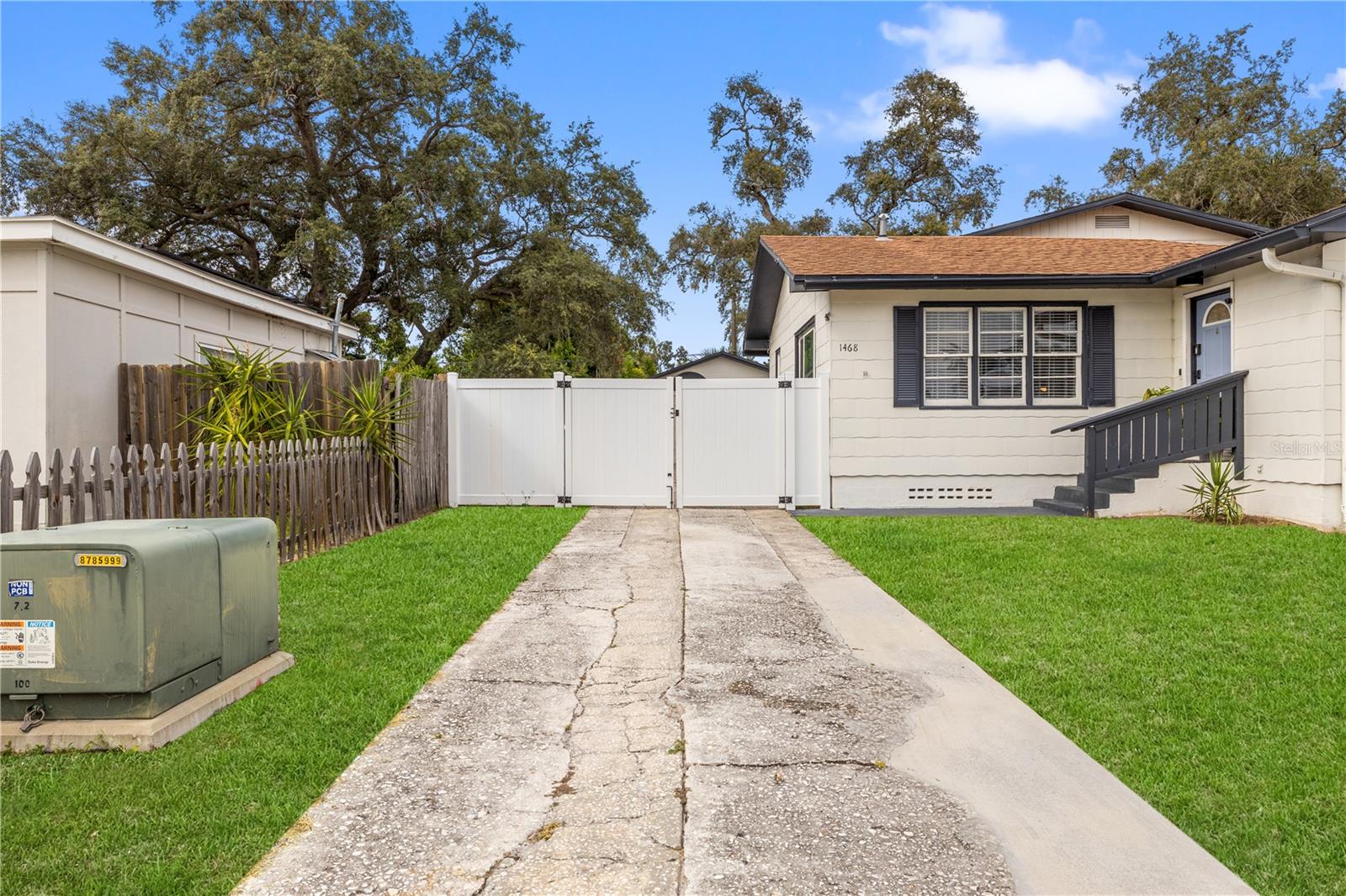1468 DRUID RD E — photo 51