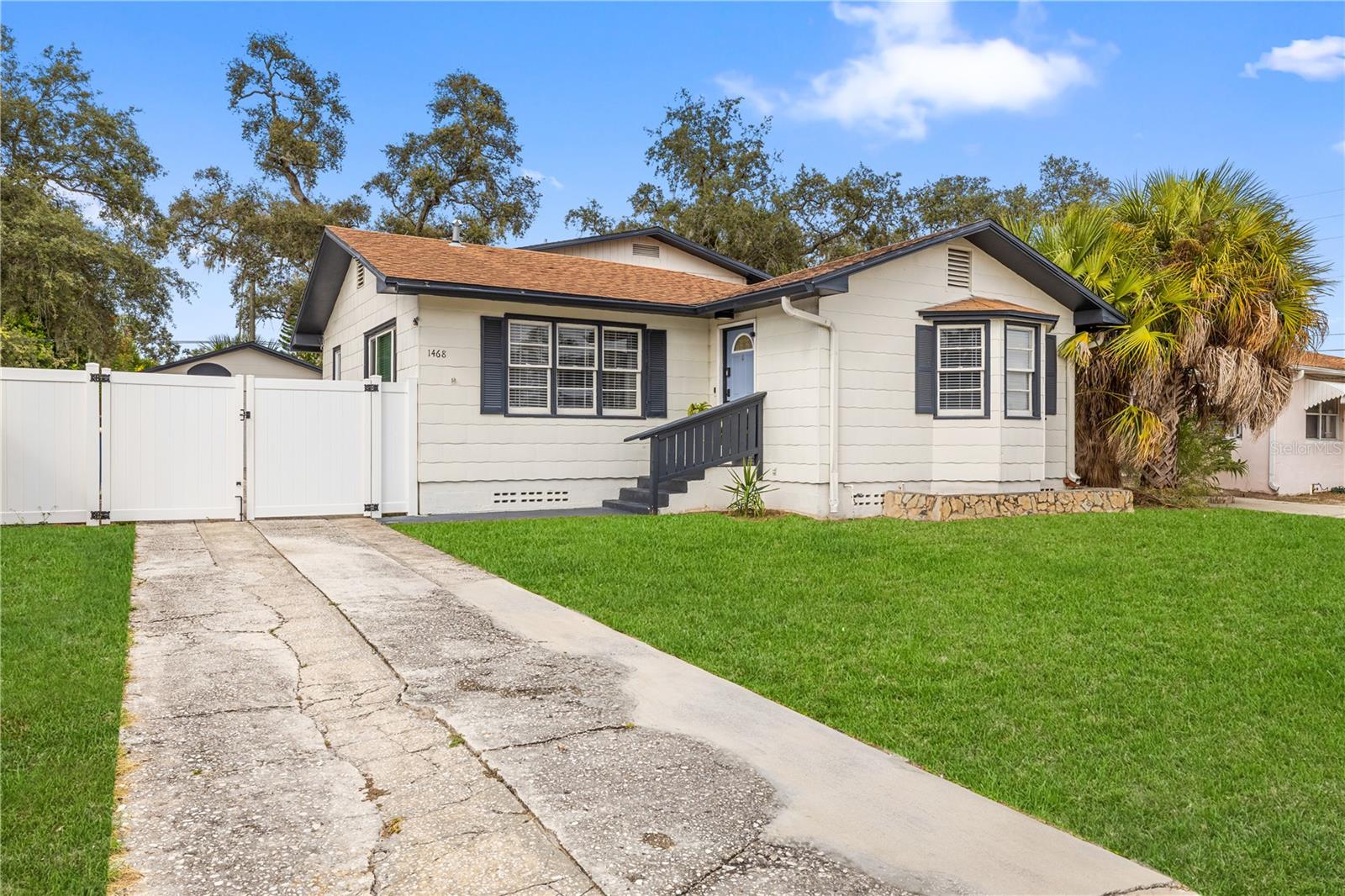 1468 DRUID RD E — photo 50