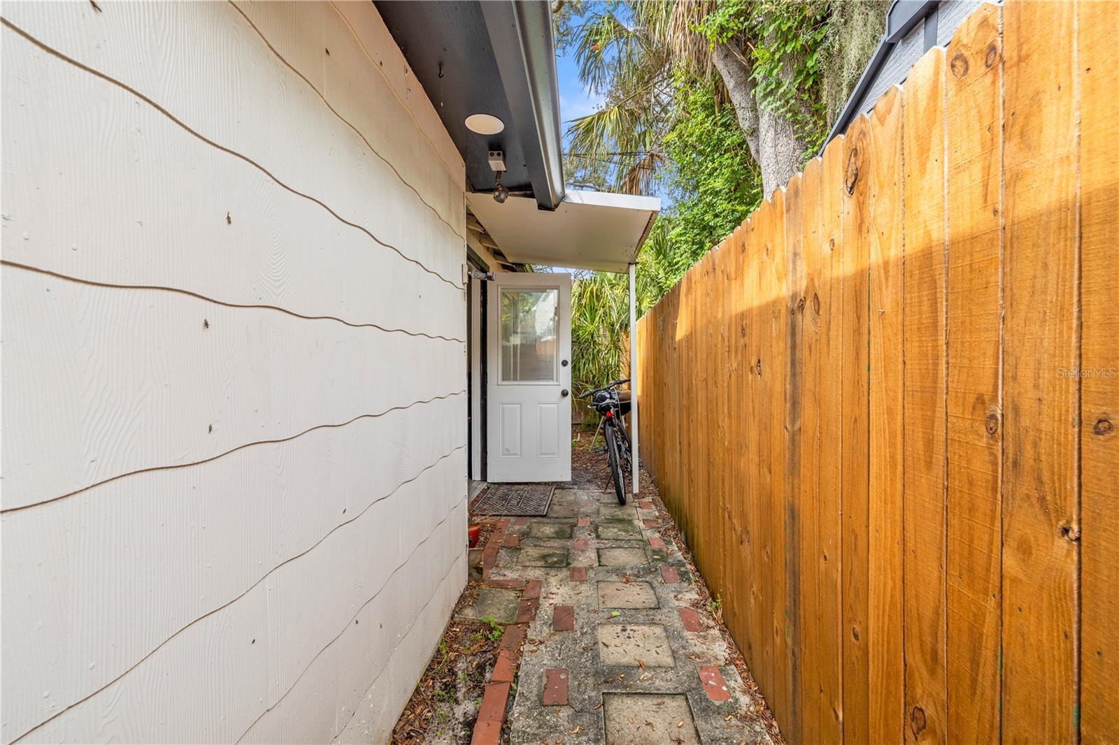 1468 DRUID RD E — photo 35