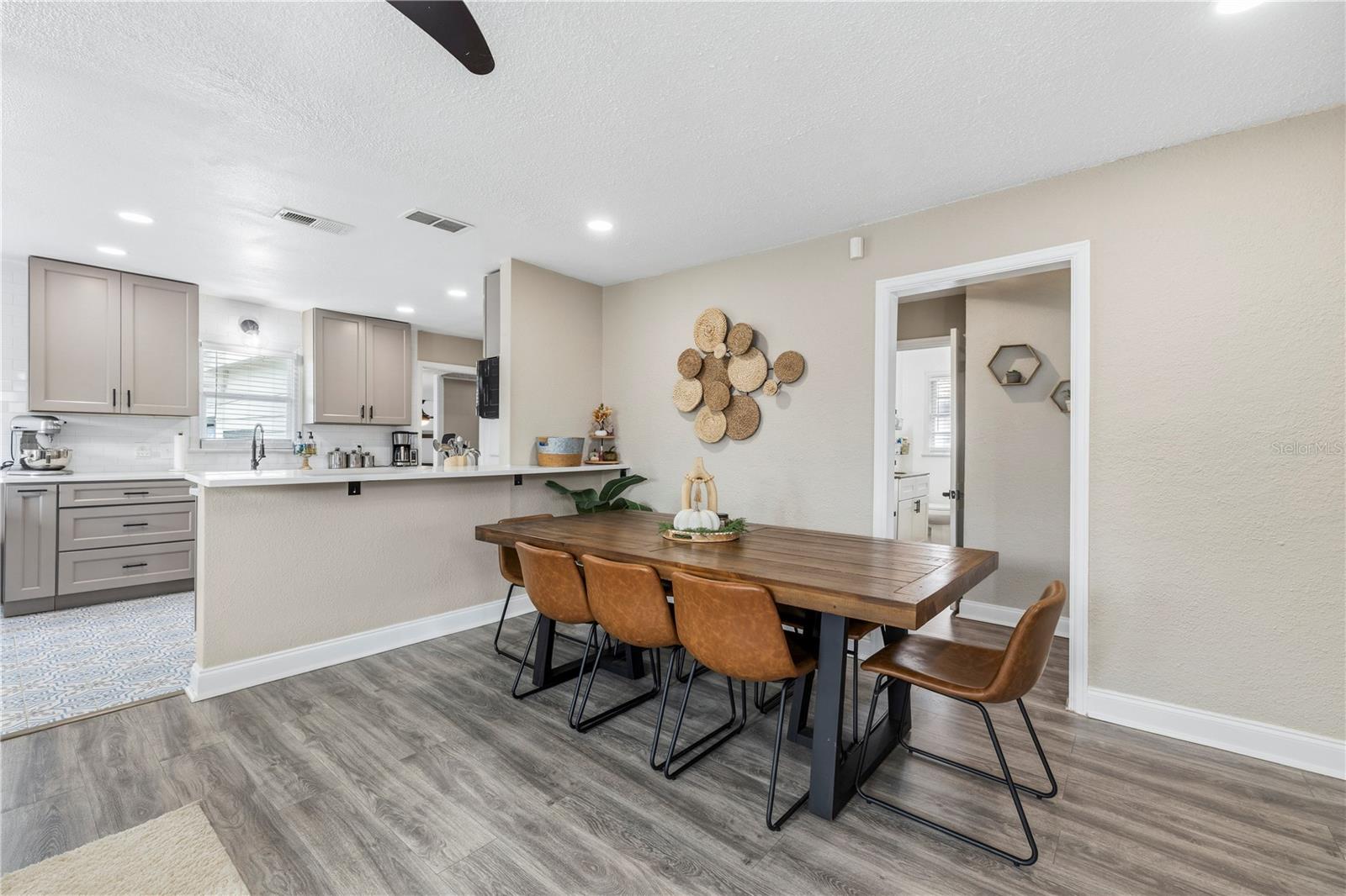 1468 DRUID RD E — photo 11