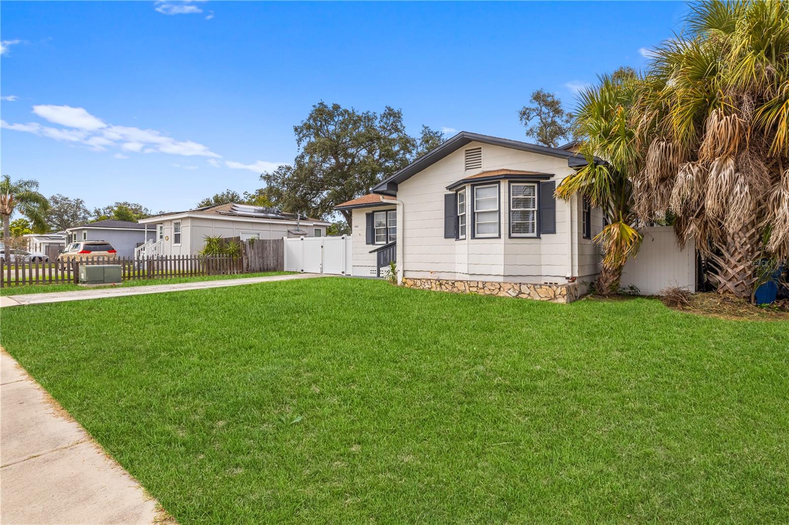 1468 DRUID RD E — photo 63