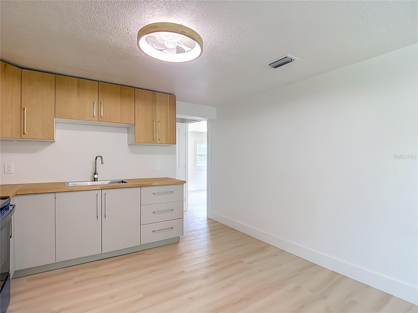 7706 E 25TH AVE — photo 15