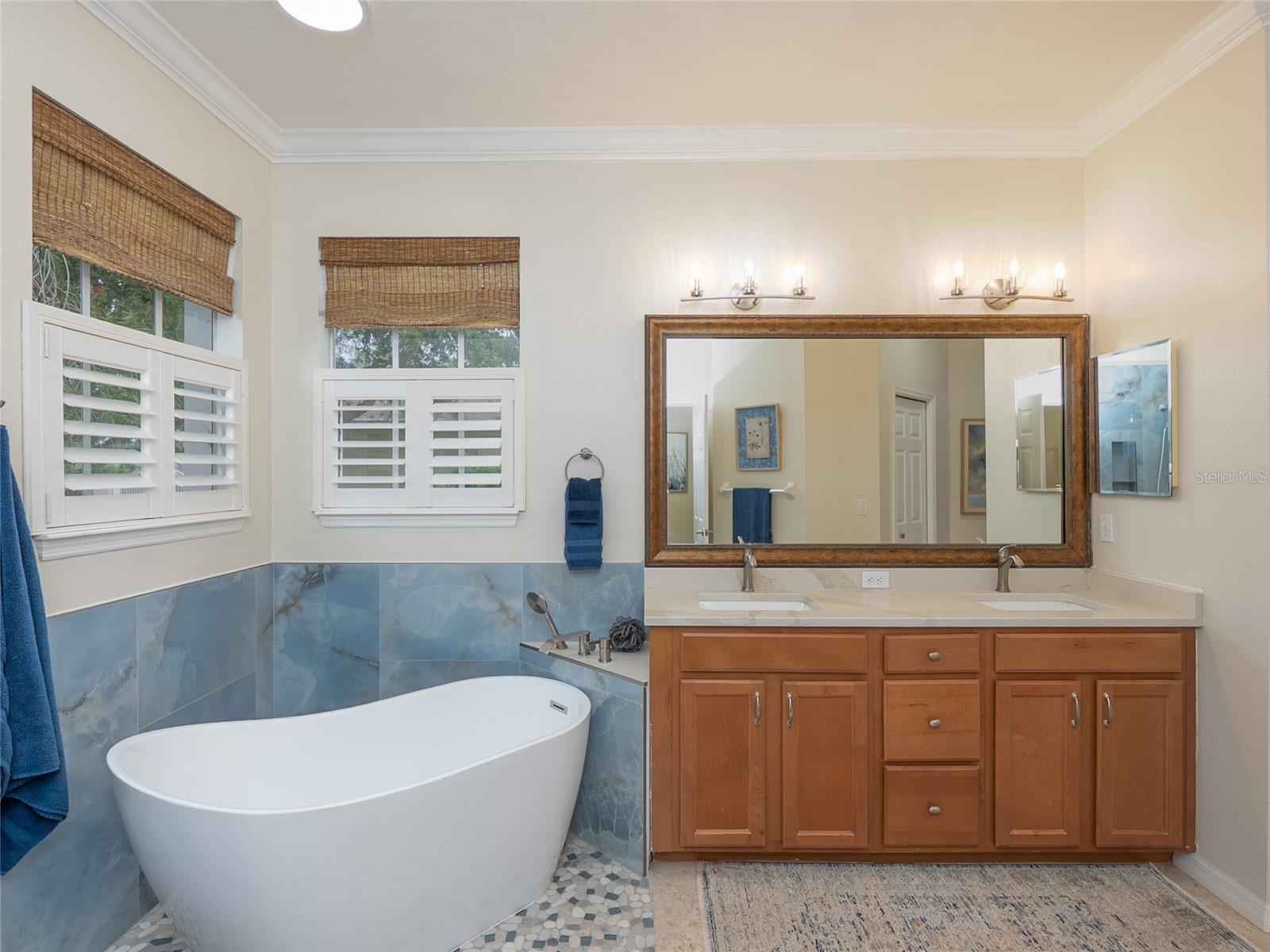 872 CLEAR LAKE DR — photo 38