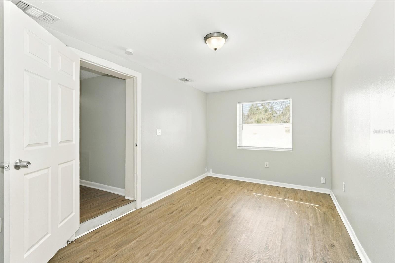 3011 STAR ST — photo 7