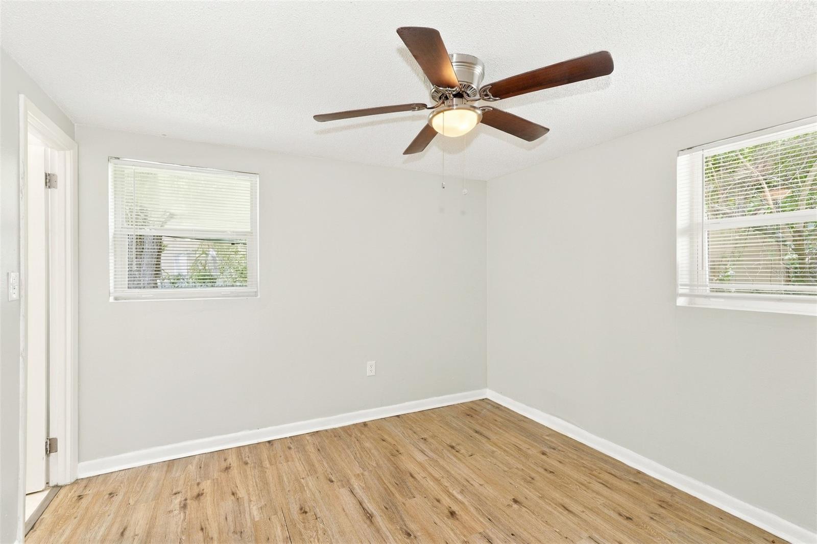 3011 STAR ST — photo 10