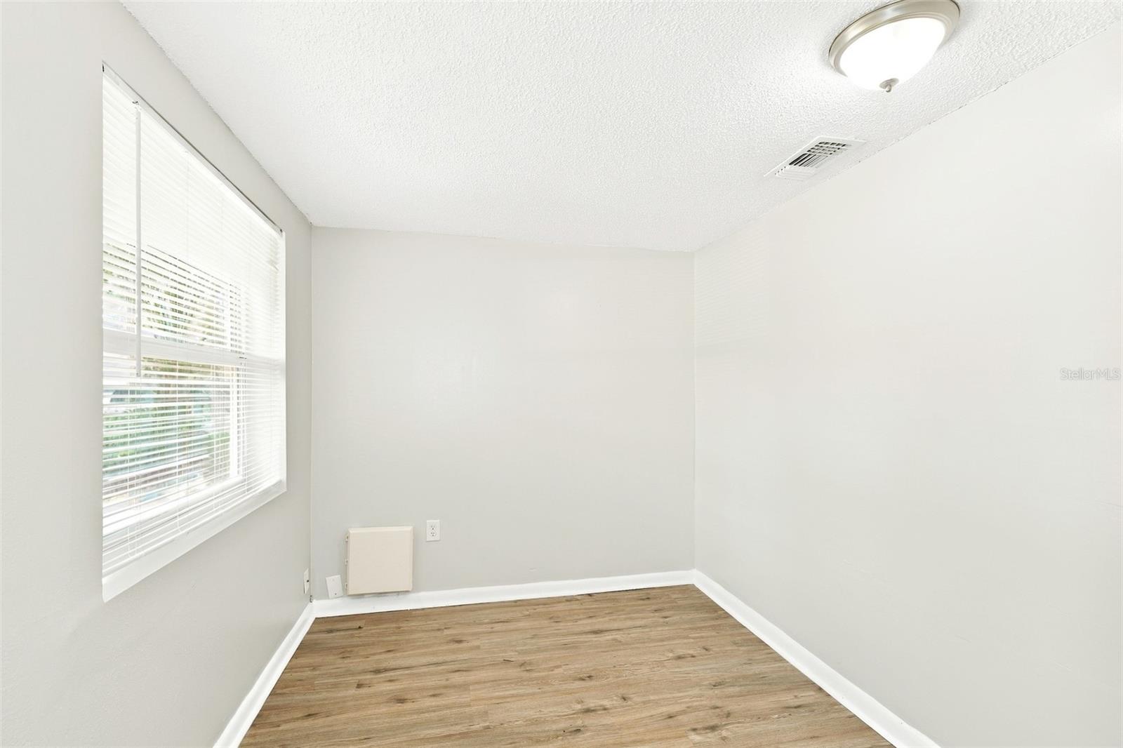3011 STAR ST — photo 8