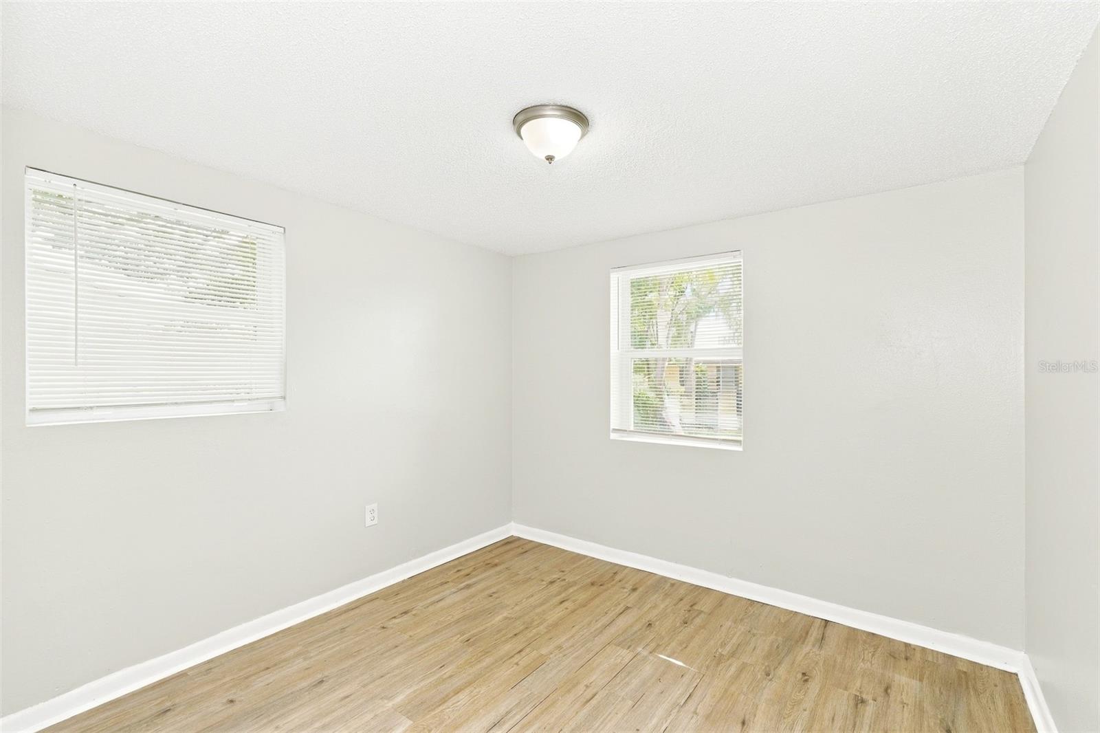 3011 STAR ST — photo 5
