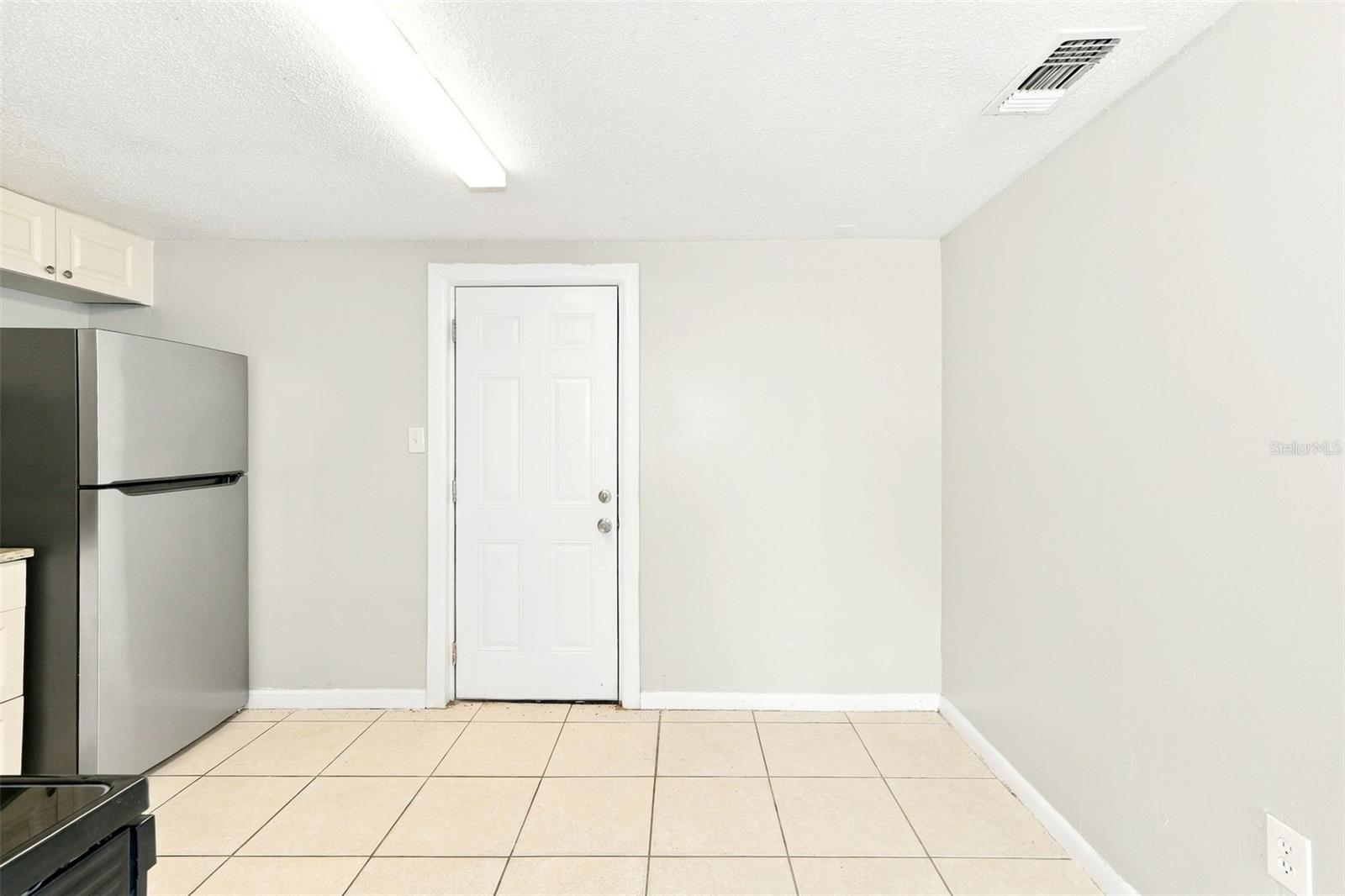 3011 STAR ST — photo 4