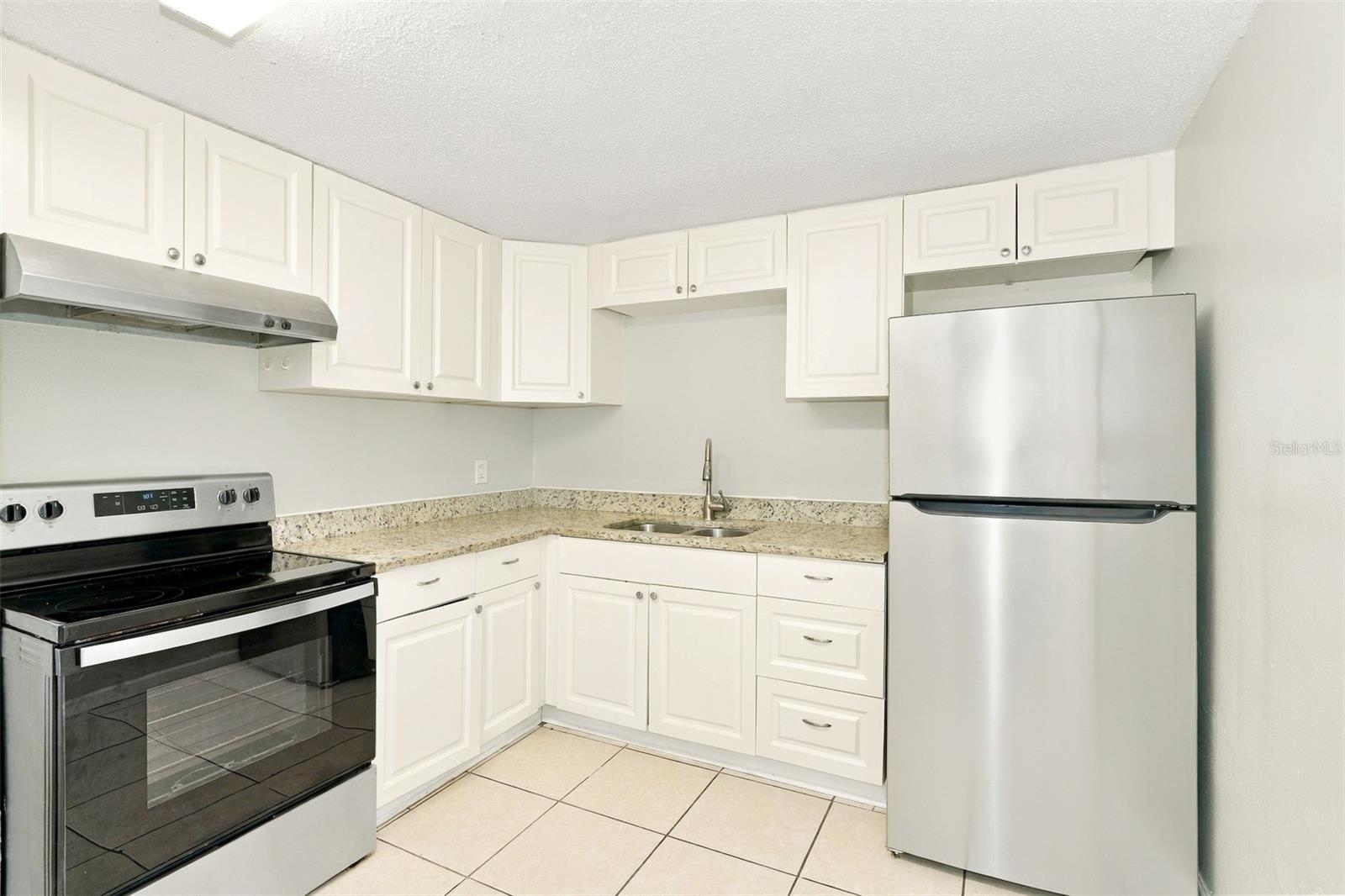 3011 STAR ST — photo 3