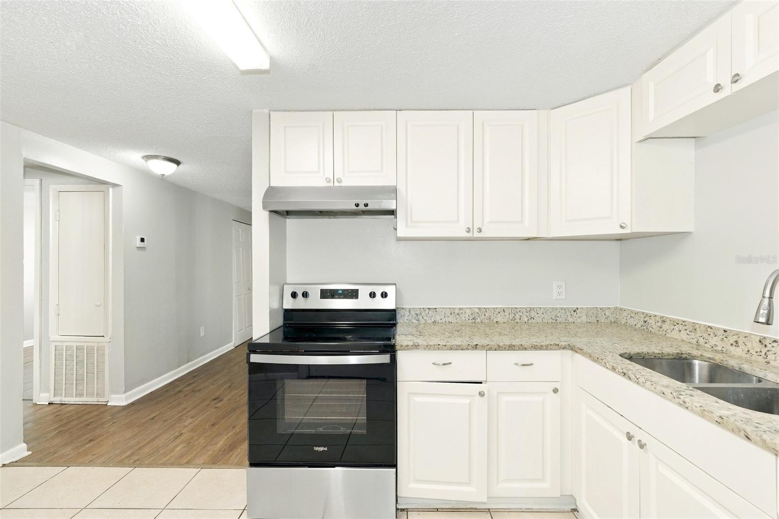 3011 STAR ST — photo 2