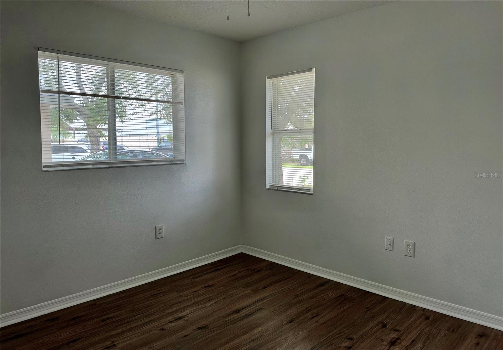 1900 N LIME AVE — photo 12