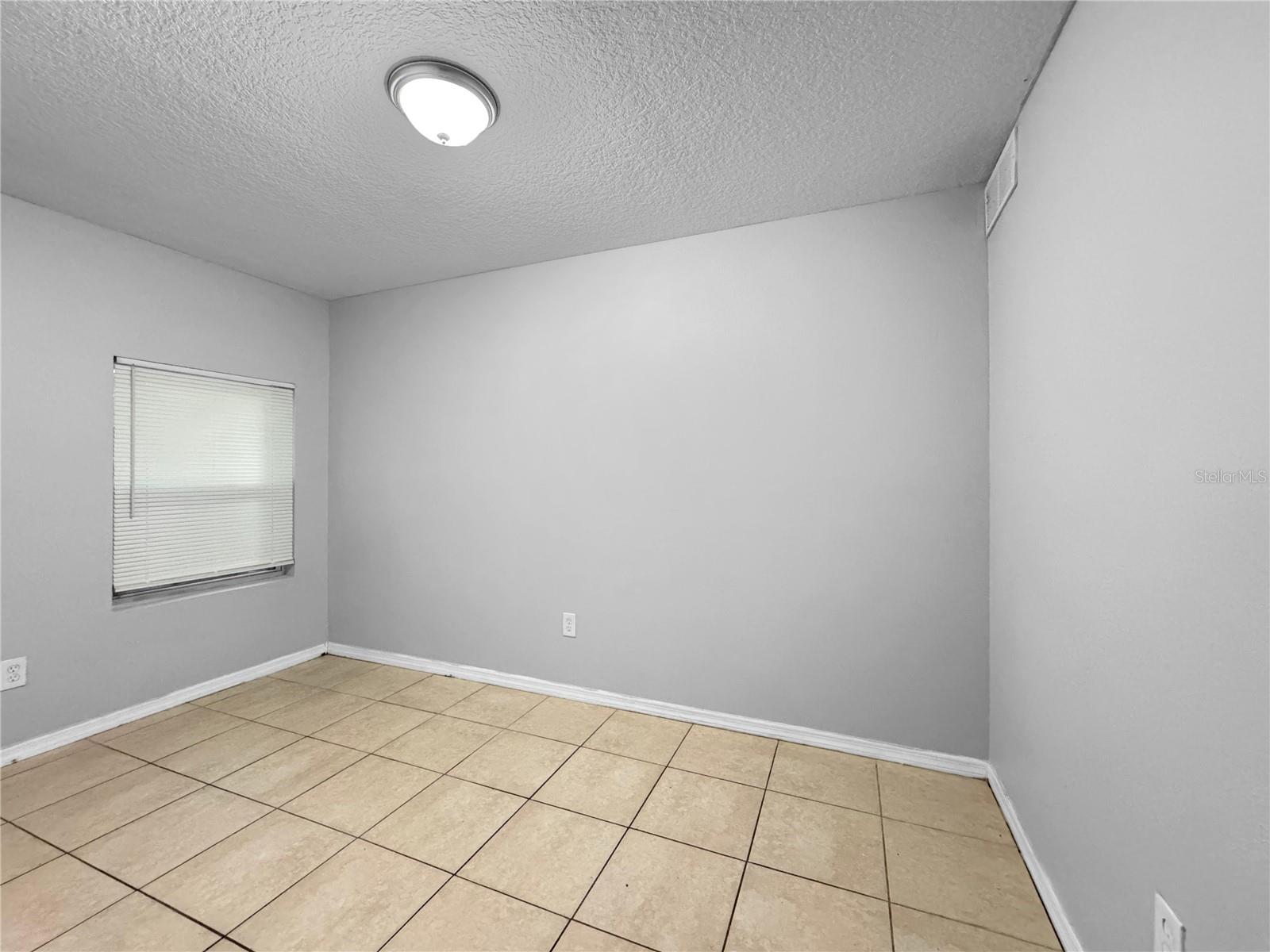 2213 E EMMA ST — photo 9