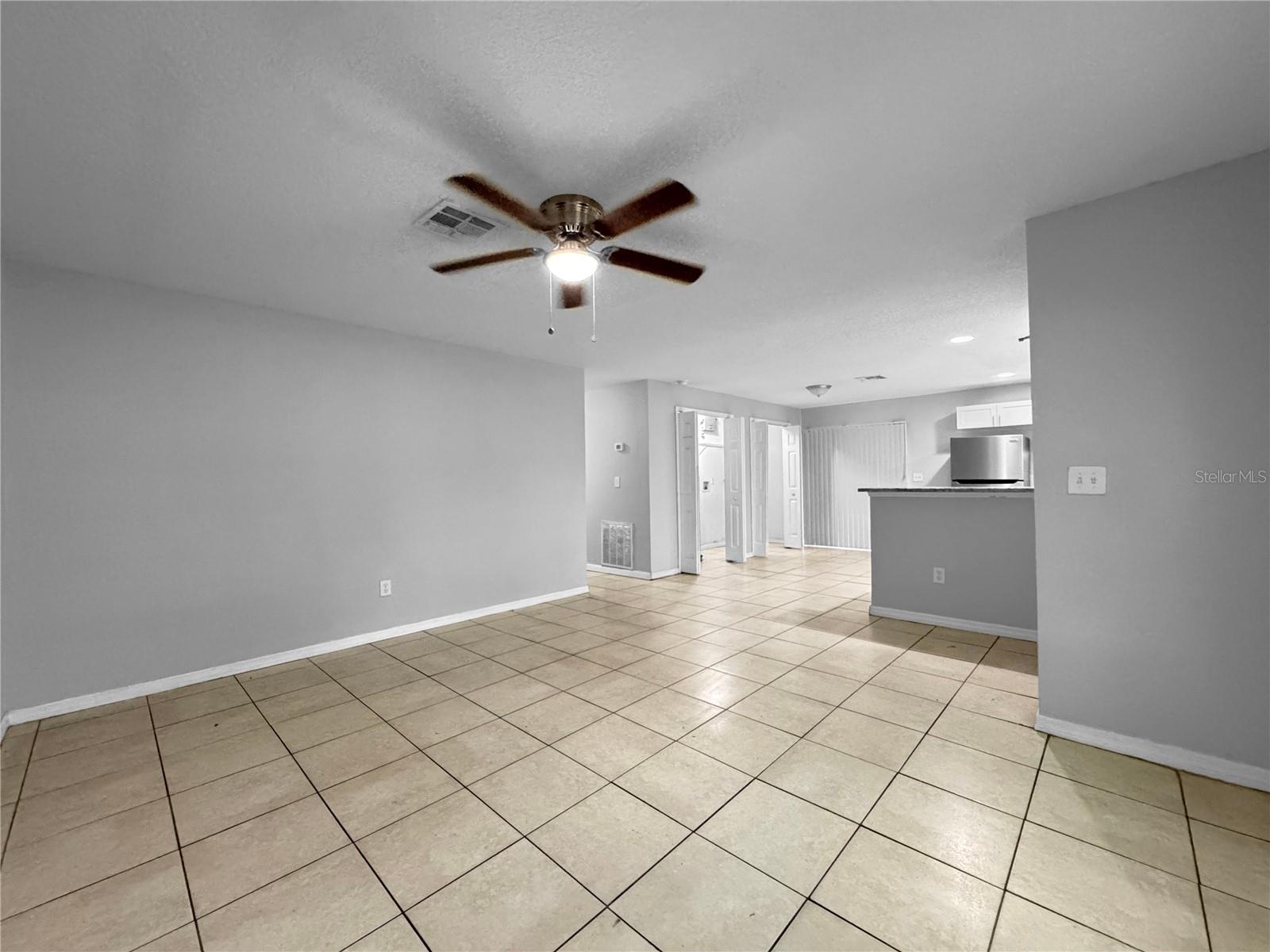 2213 E EMMA ST — photo 7