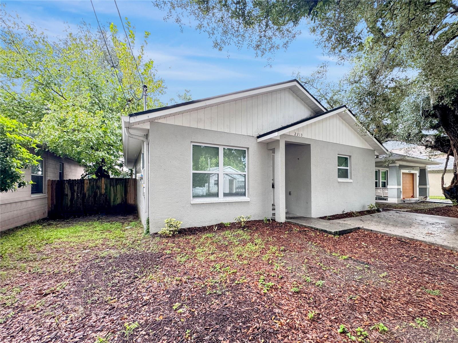 2213 E EMMA ST — photo 2