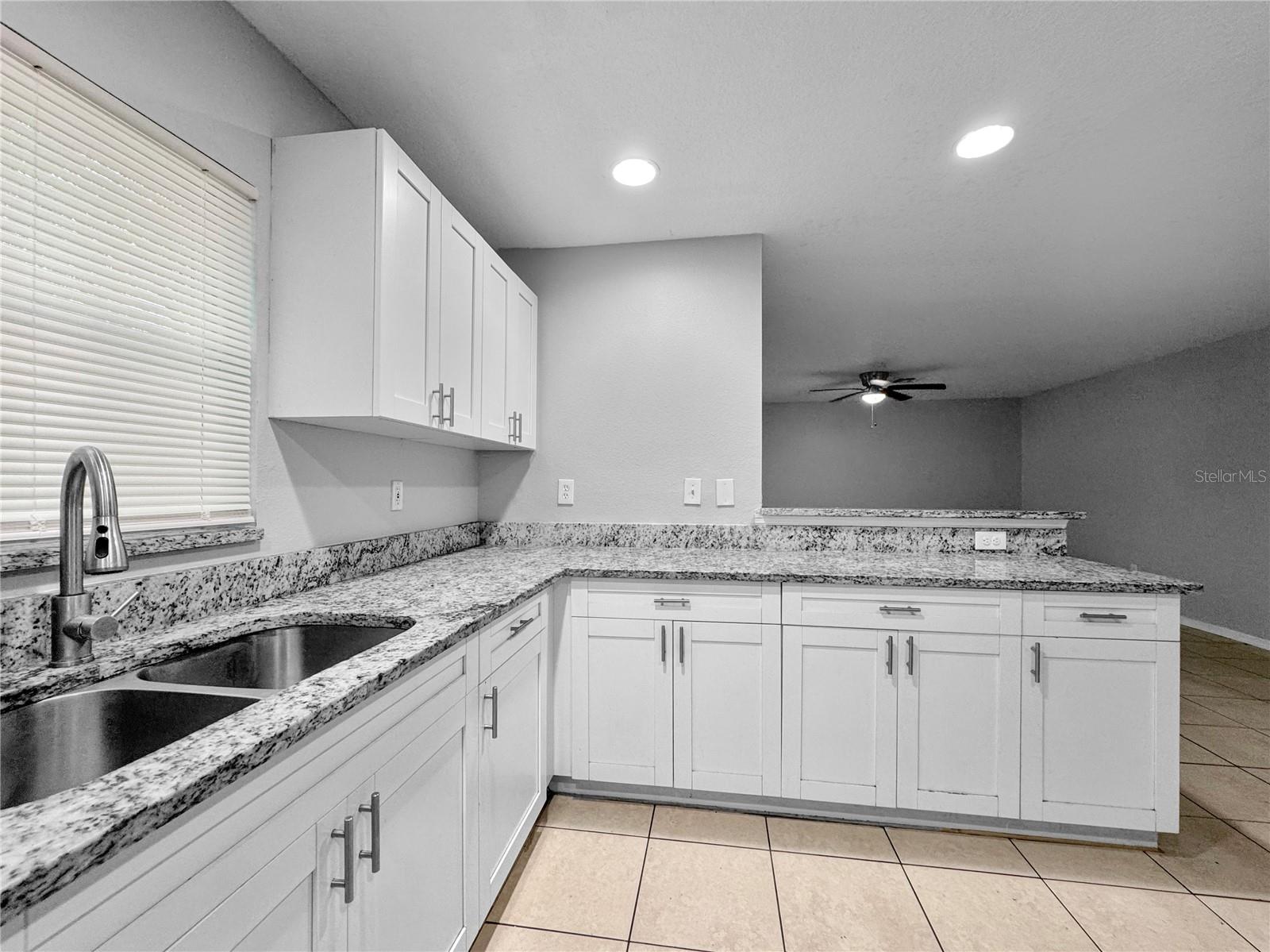 2213 E EMMA ST — photo 5