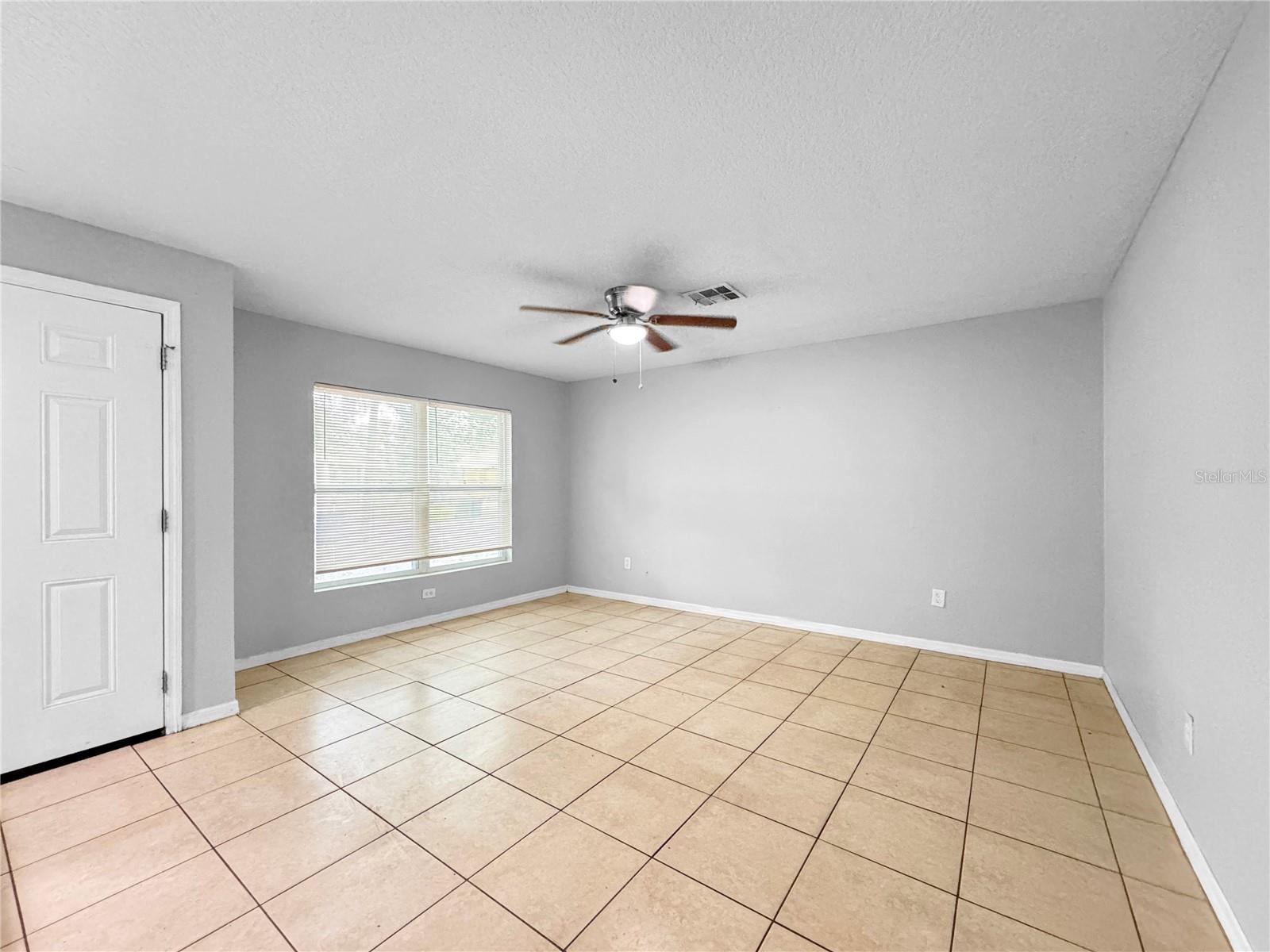 2213 E EMMA ST — photo 8