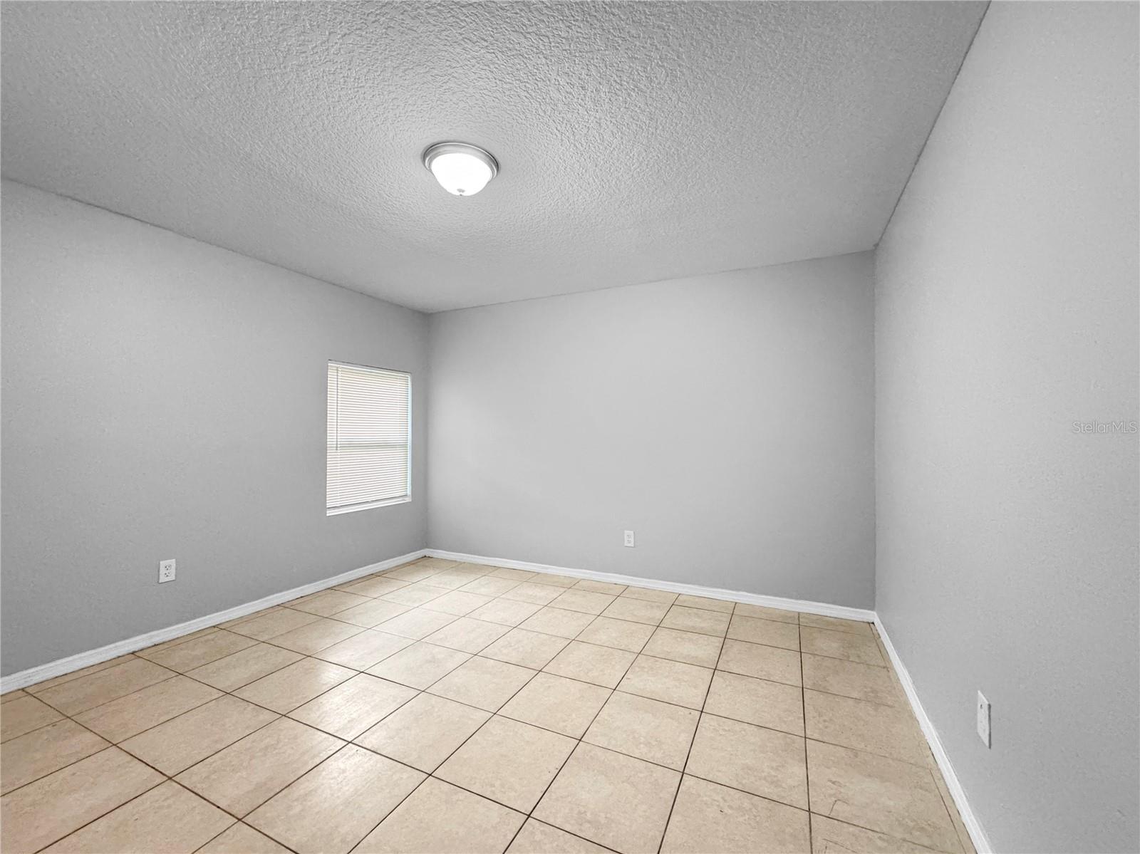 2213 E EMMA ST — photo 10