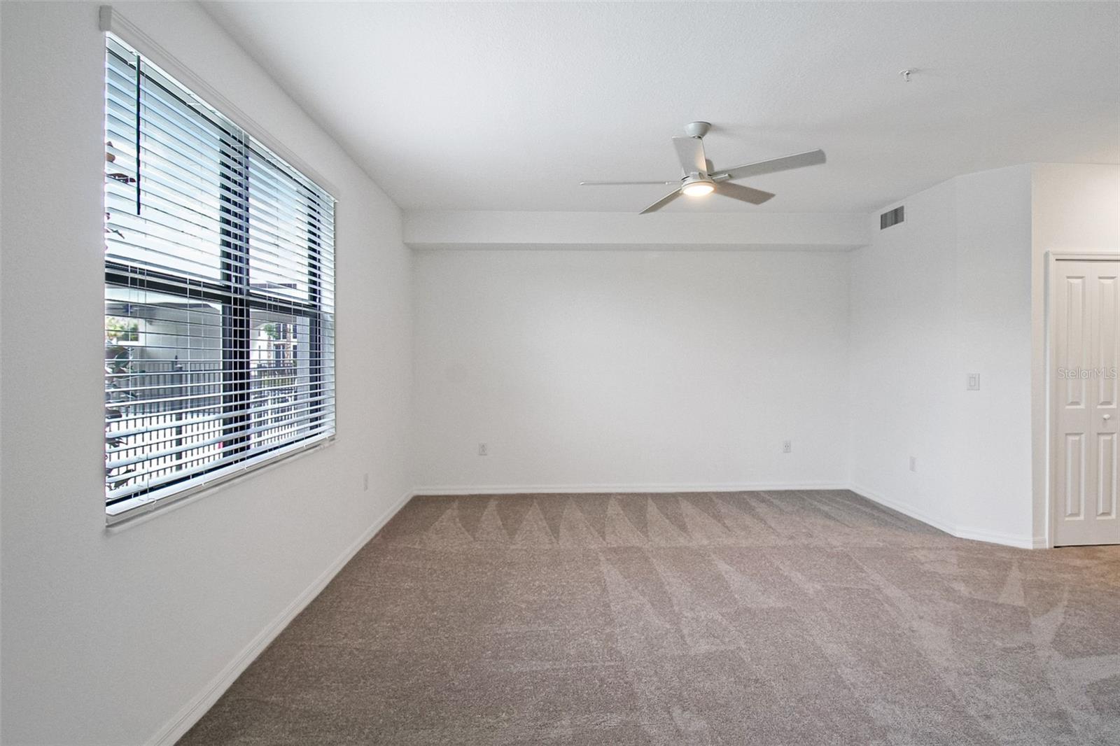 5703 N HONORE AVE #511 — photo 15
