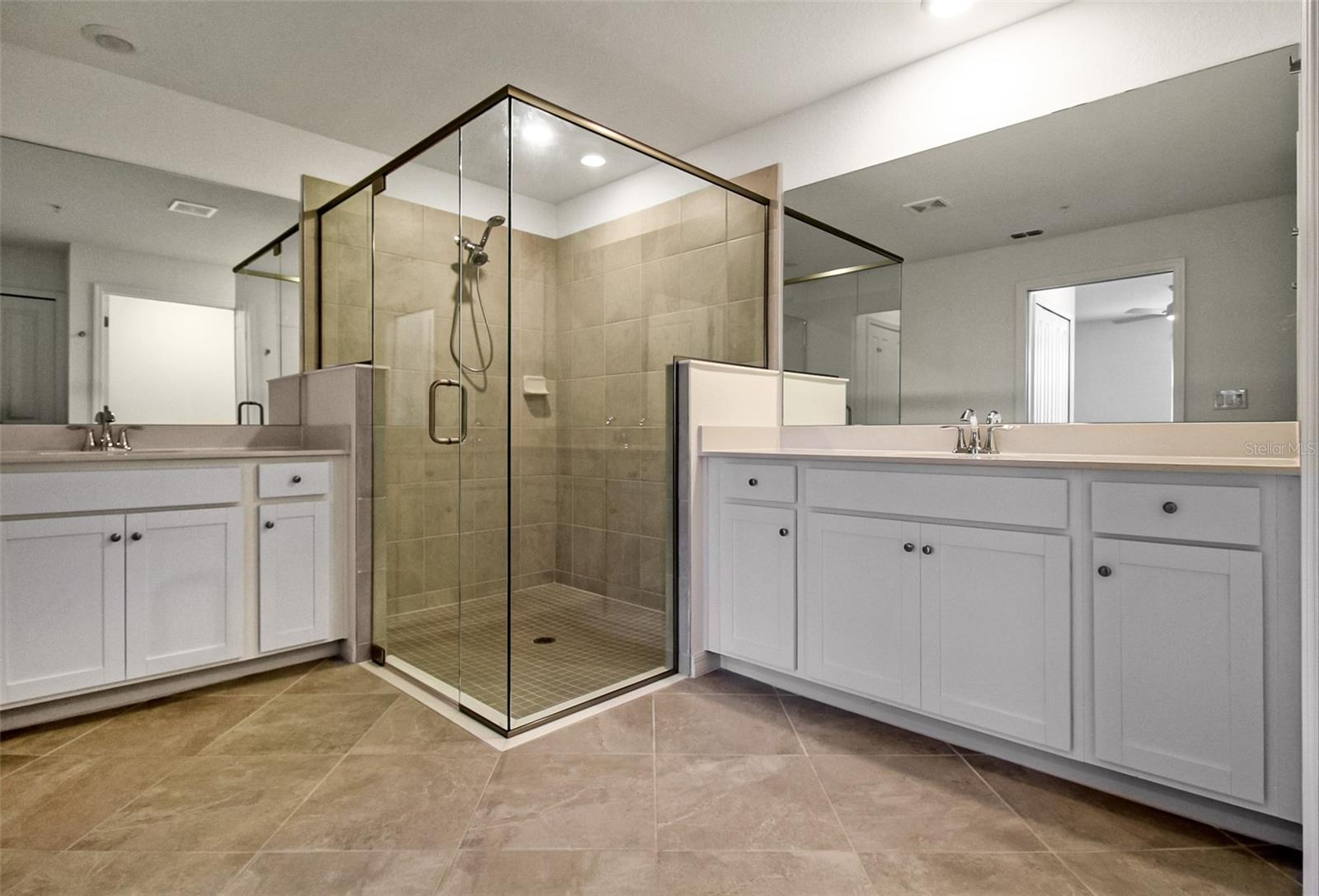 5703 N HONORE AVE #511 — photo 20