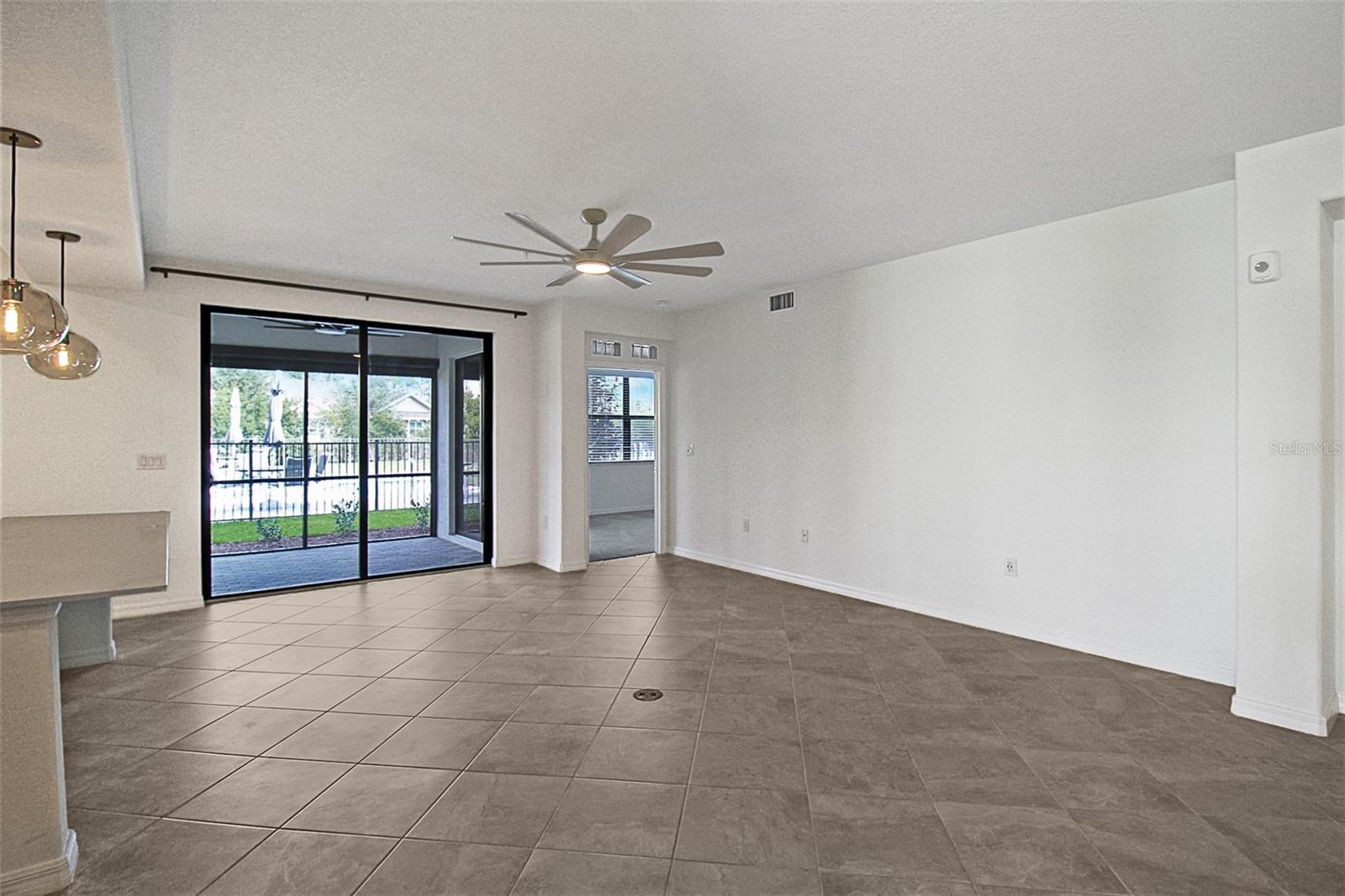 5703 N HONORE AVE #511 — photo 23
