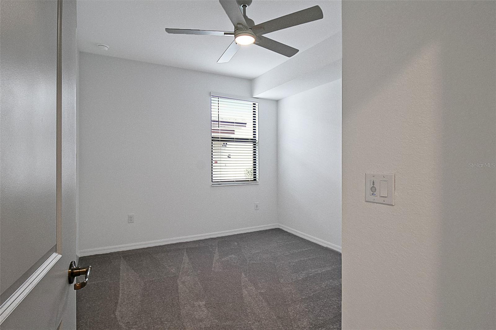 5703 N HONORE AVE #511 — photo 29