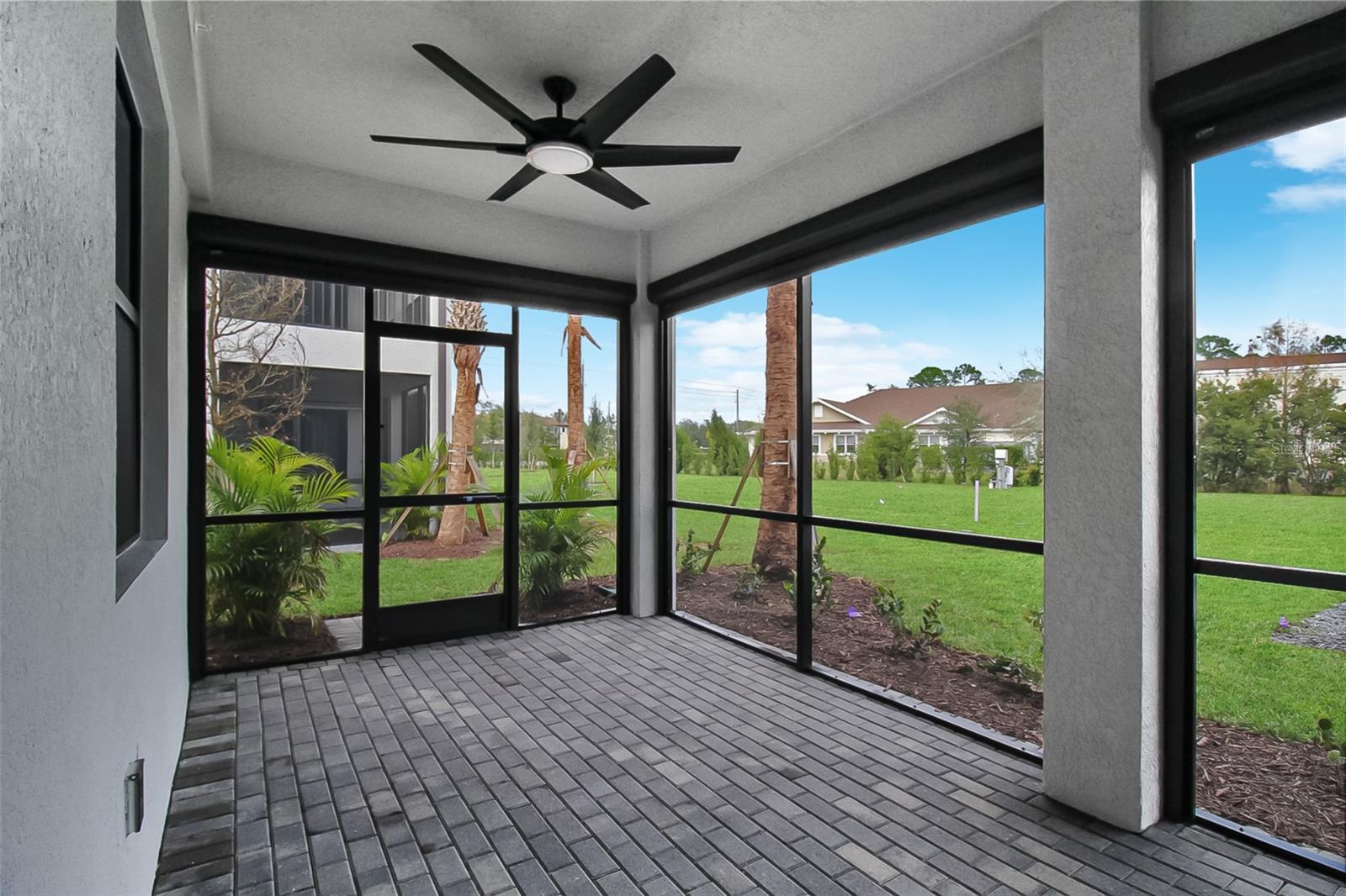 5703 N HONORE AVE #511 — photo 32