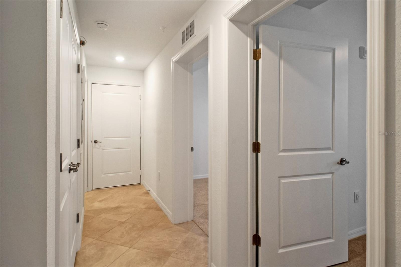 5703 N HONORE AVE #511 — photo 25