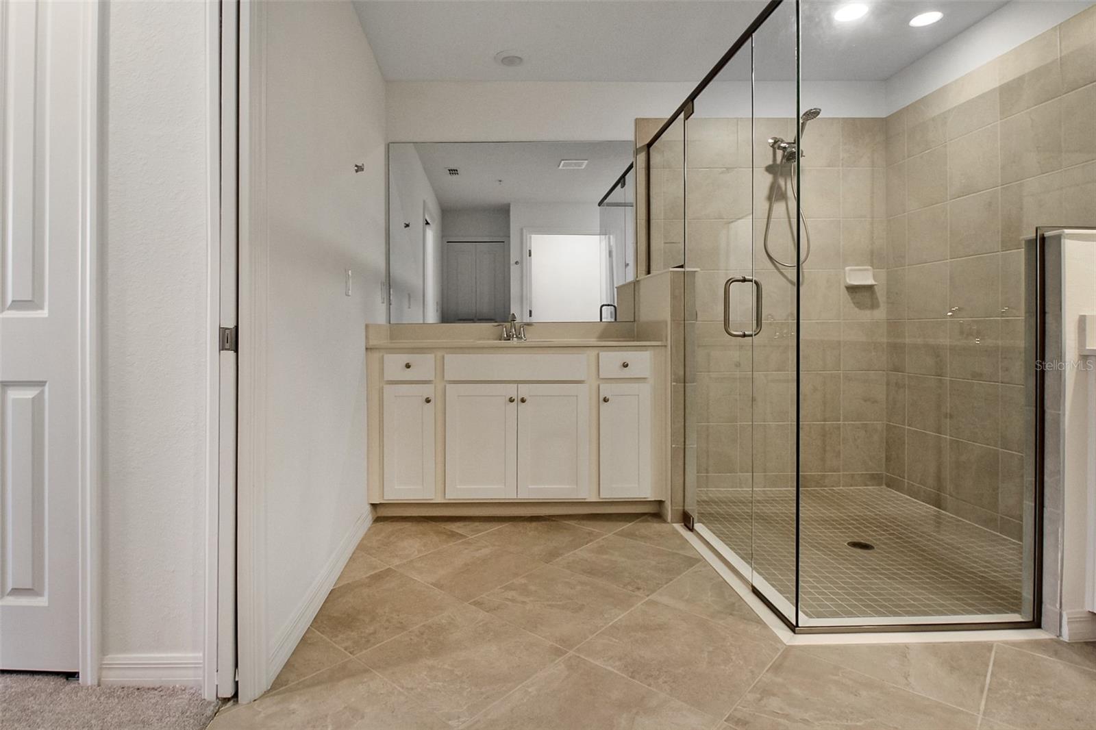 5703 N HONORE AVE #511 — photo 19