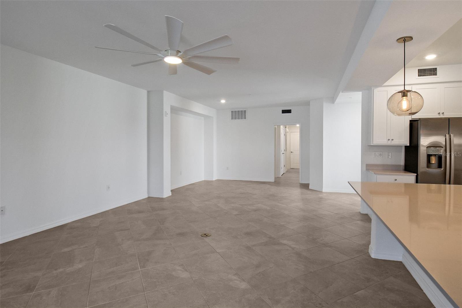 5703 N HONORE AVE #511 — photo 12