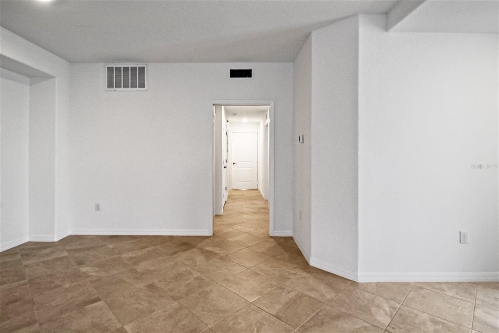 5703 N HONORE AVE #511 — photo 24
