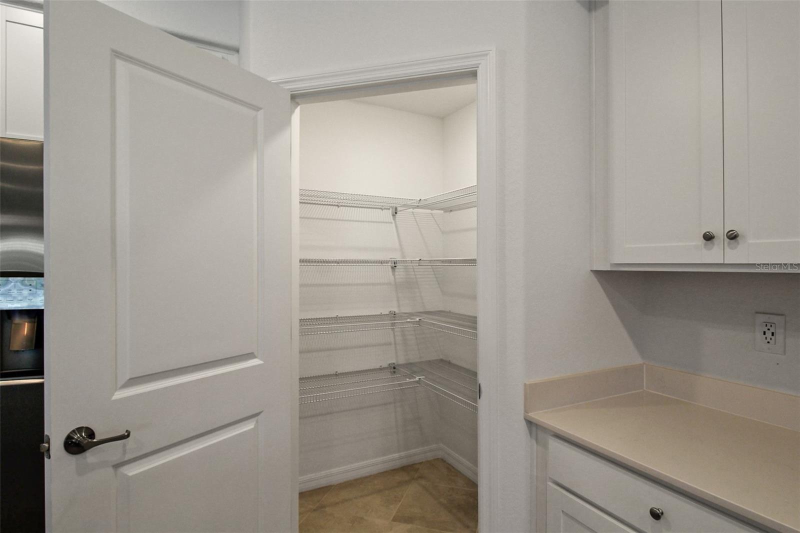 5703 N HONORE AVE #511 — photo 13