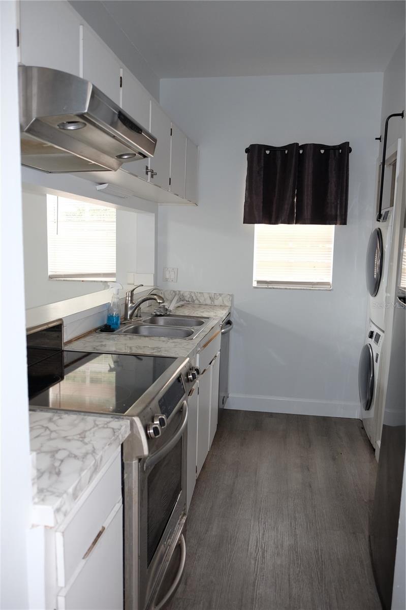 3015 W CLEVELAND ST #J — photo 9