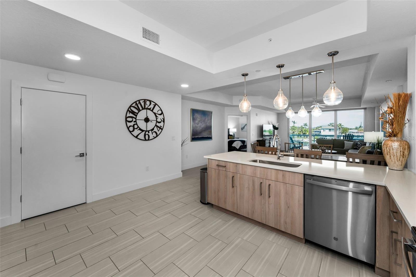 415 ISLAND WAY #205 — photo 5