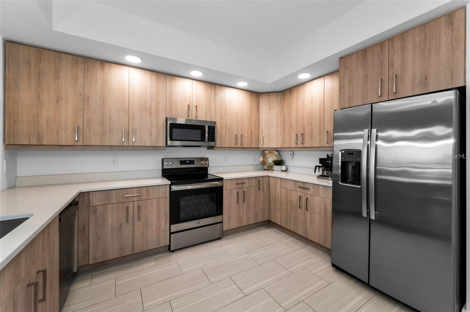 415 ISLAND WAY #205 — photo 6