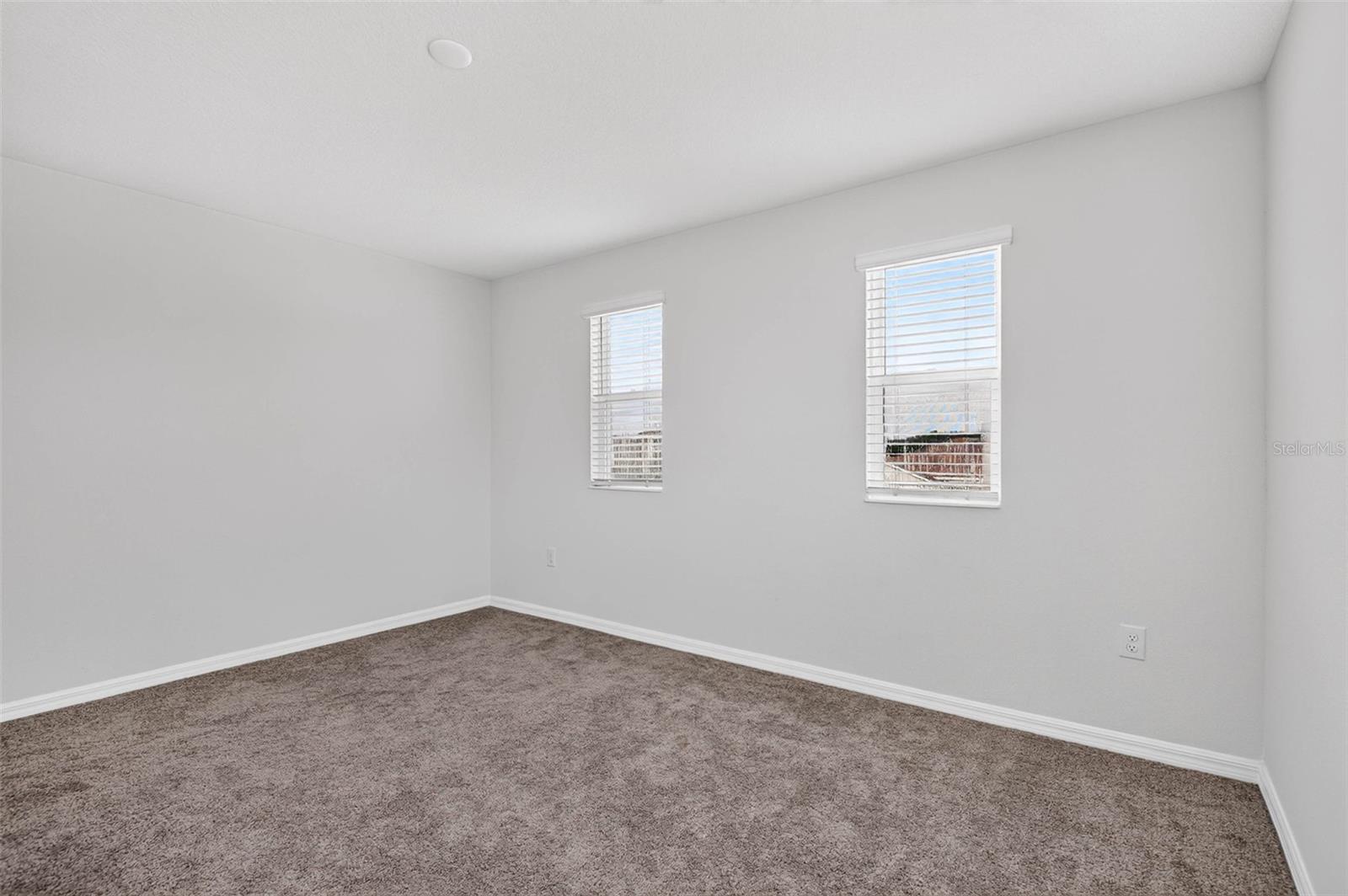6384 BURNING OPAL BND — photo 27