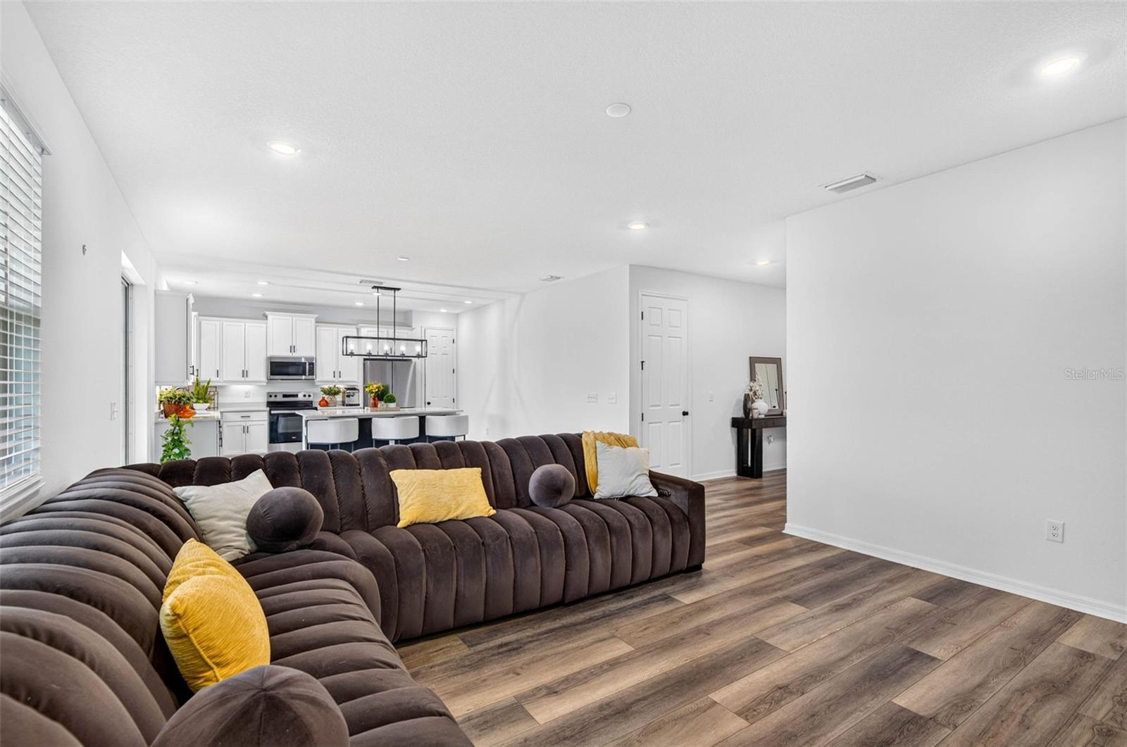 6384 BURNING OPAL BND — photo 13