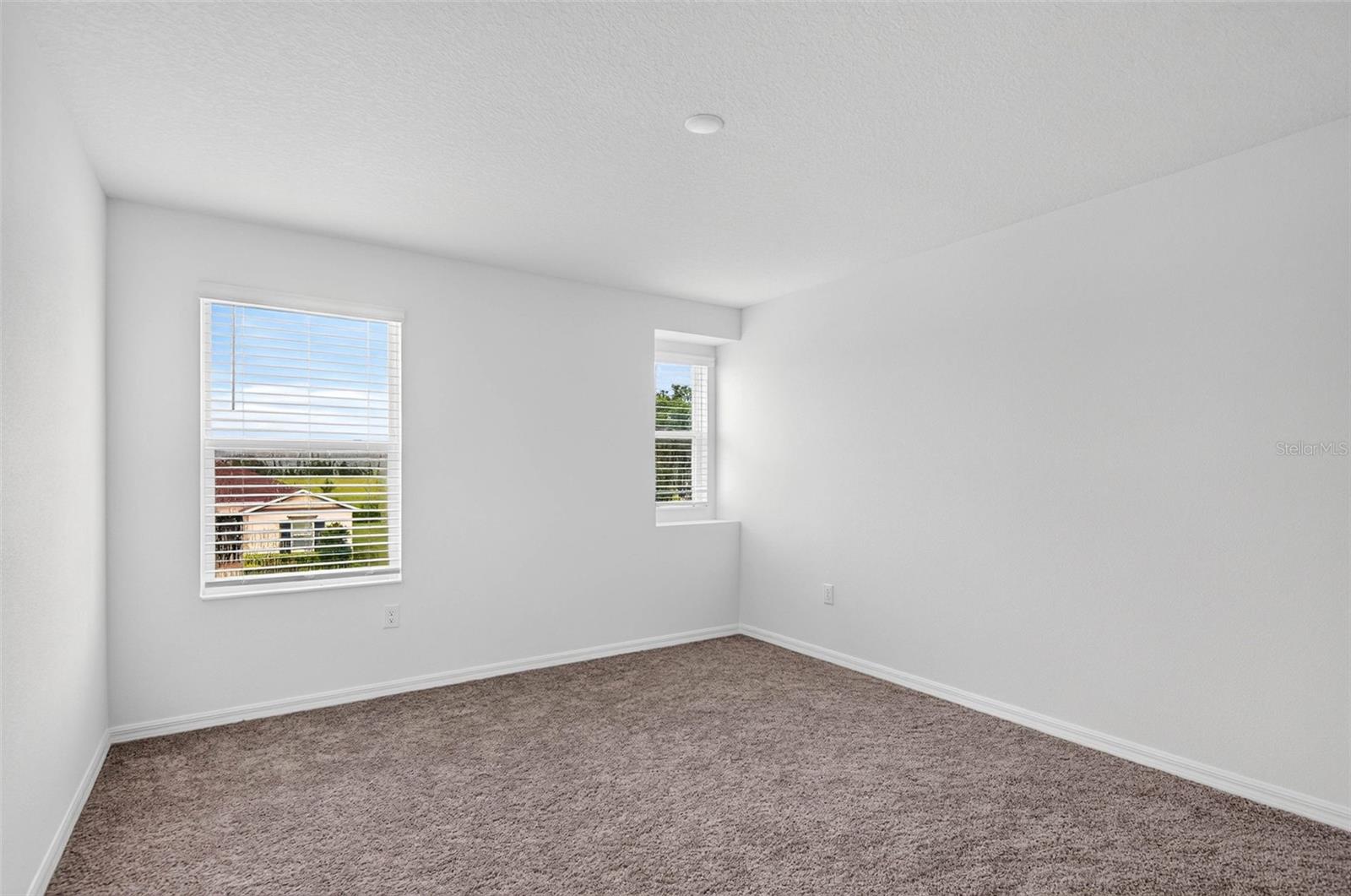 6384 BURNING OPAL BND — photo 31