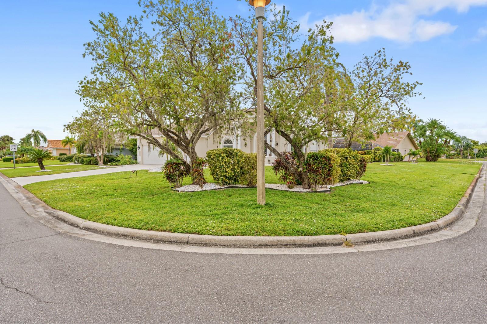 4202 AUGUSTA TER E — photo 46